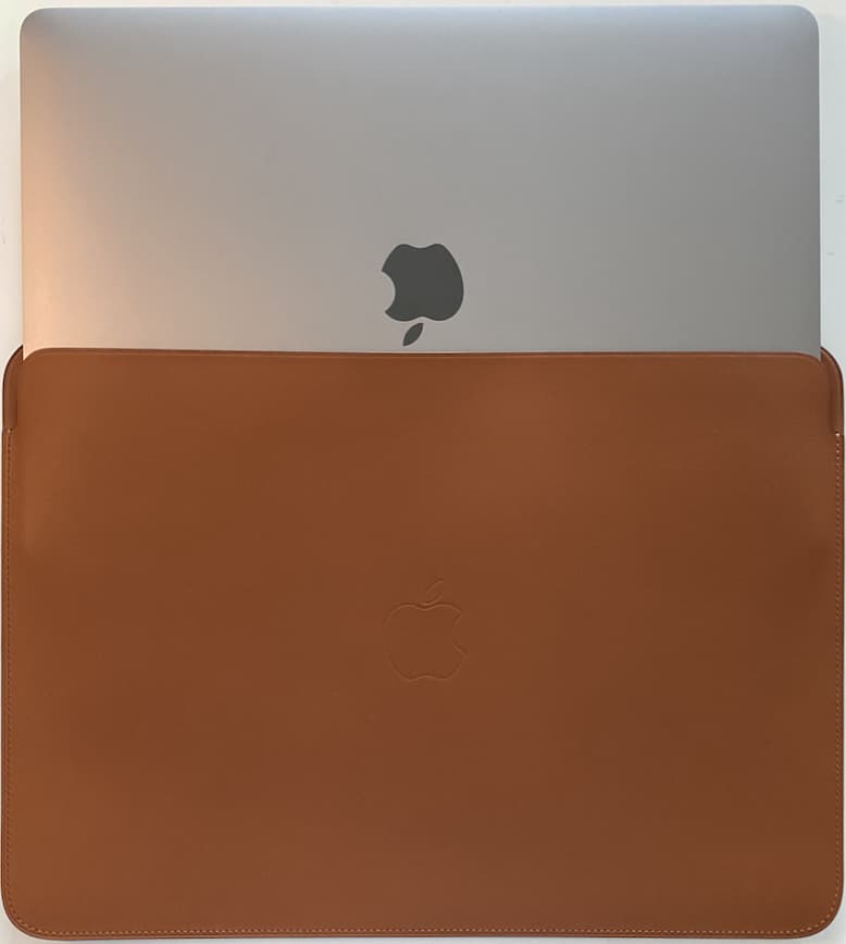 Photo: Apple MacBook Air 2020 and expensive leather case