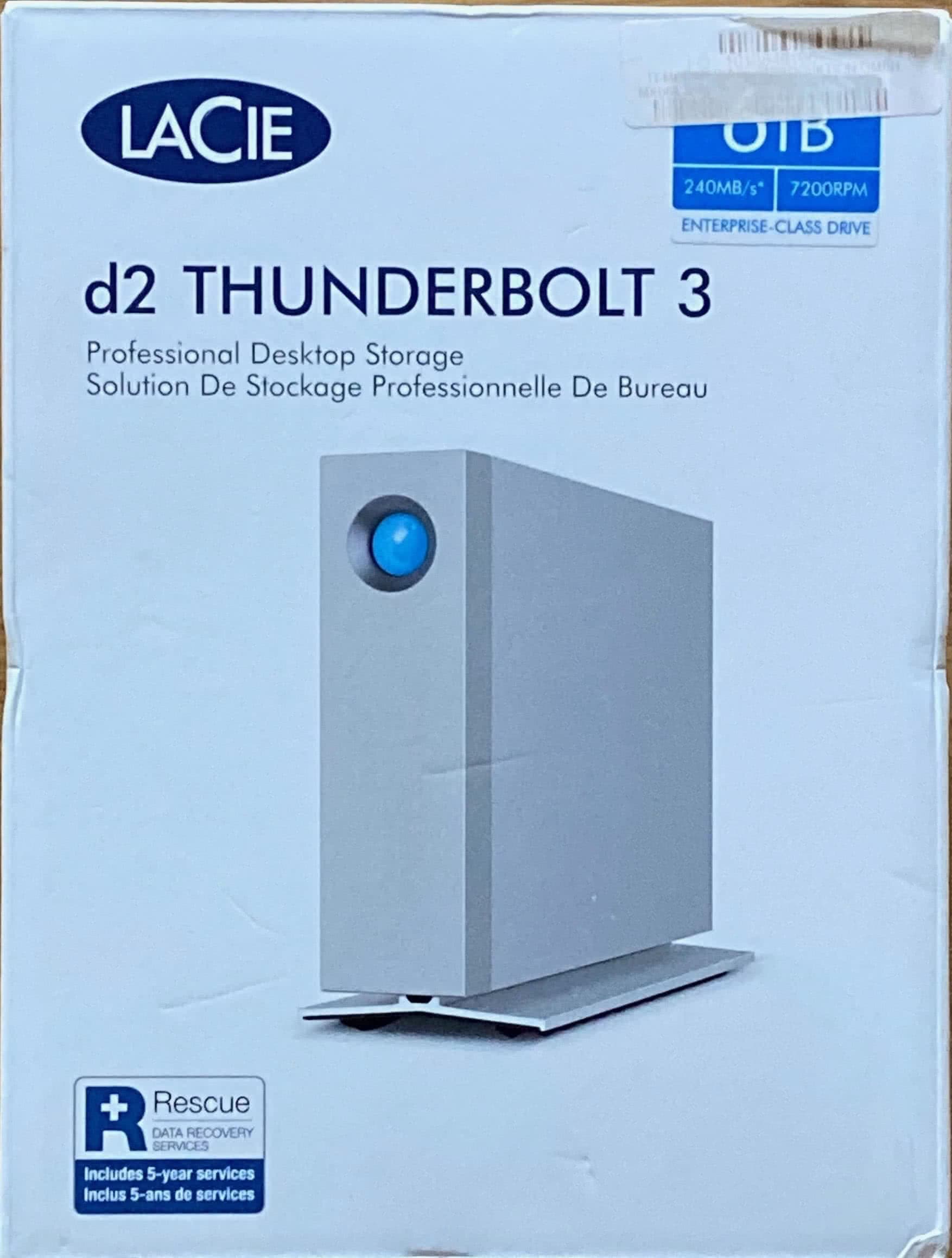 Foto: Originalkarton der externen Festplatte LaCie d2 Thunderbolt 3, Kartonvorderseite