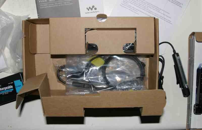 Foto: Lieferumfang MiniDisc-Recorder Sony Walkman MZ-RH1