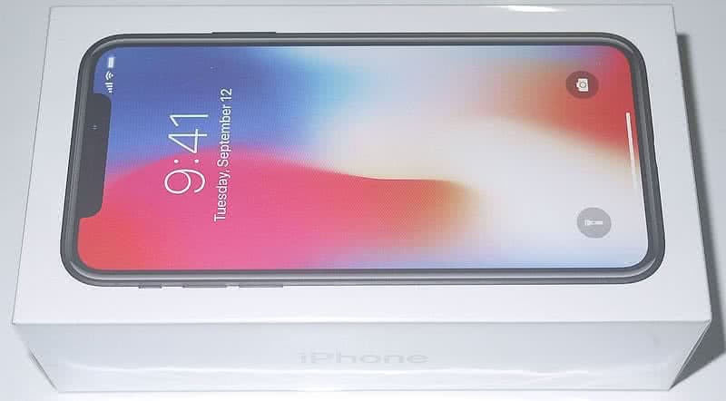 Photo: Apple iPhone X original box