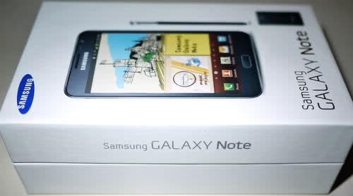 Photo: XXL-Smartphone Samsung Galaxy Note N7000 in the original box