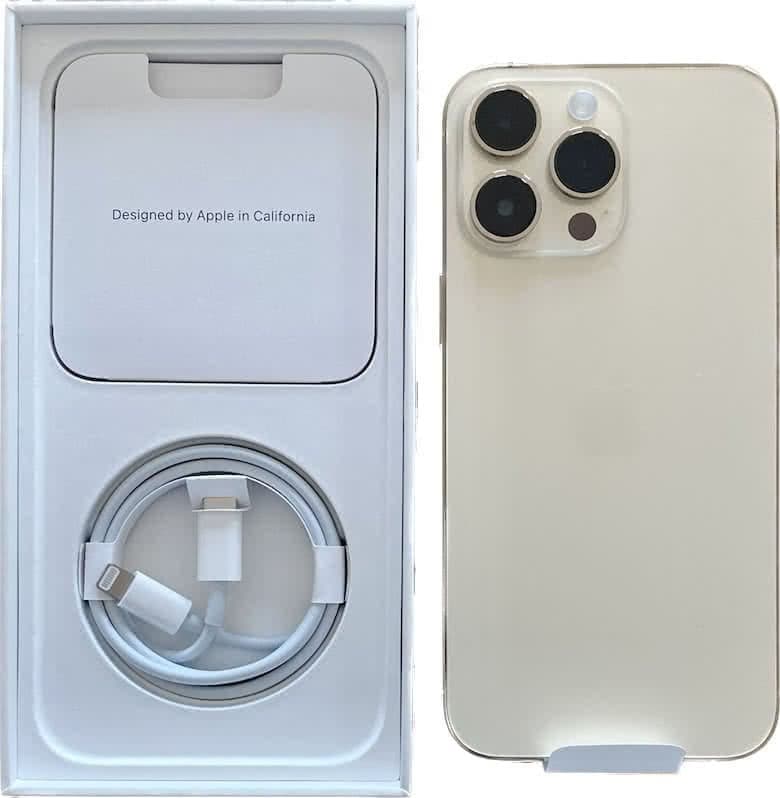 Foto 5: Apple iPhone 14 Pro Max neben offenem Karton